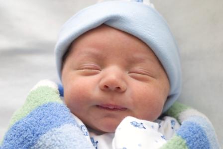 The key to raising a happy and healthy baby is to understand the development of newborn infants parents that know how a newborn should be developing and The key to raising a happy and healthy baby is to understand the development of newborn infants parents that know how a newborn should be developing and